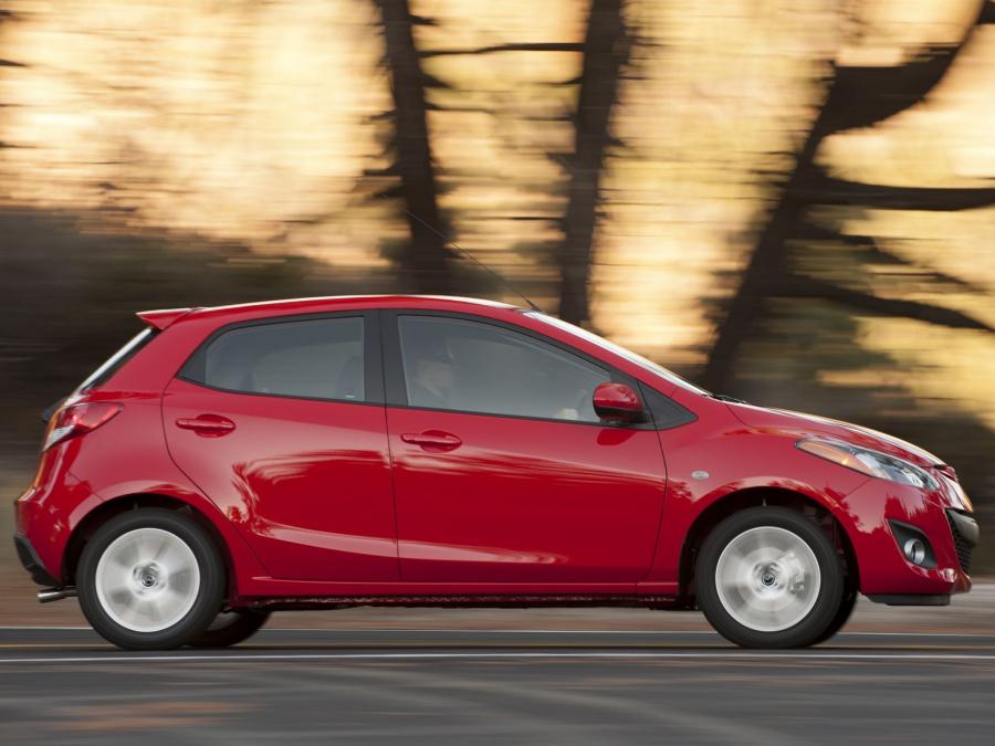  Mazda2 2010 года  (US) (фото 9 из 53)